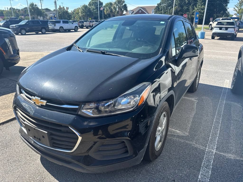 Used 2020 Chevrolet Trax LS w/ Tint and Cruise Package FWD video 1