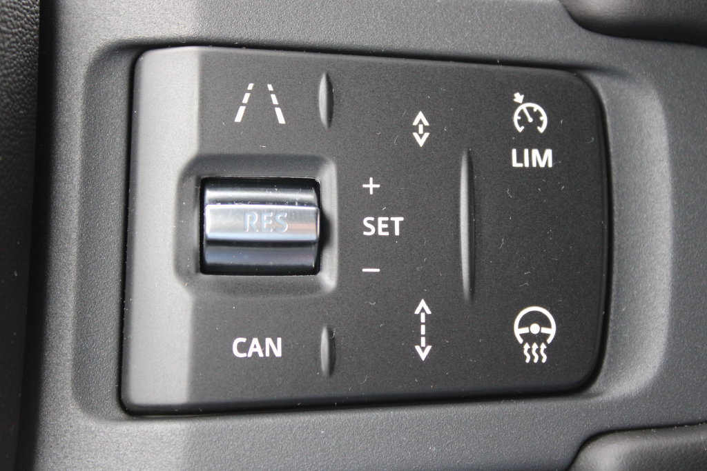 New 2026 Land Rover Defender 110 X-Dynamic SE AWD/4WD image 17
