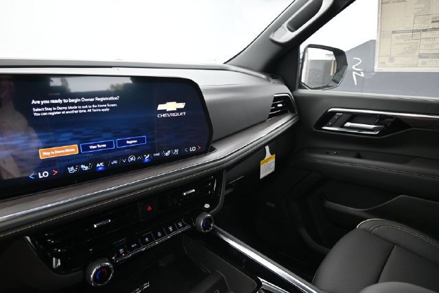 New 2026 Chevrolet Suburban Premier w/ Sun And Tow Package AWD/4WD image 22