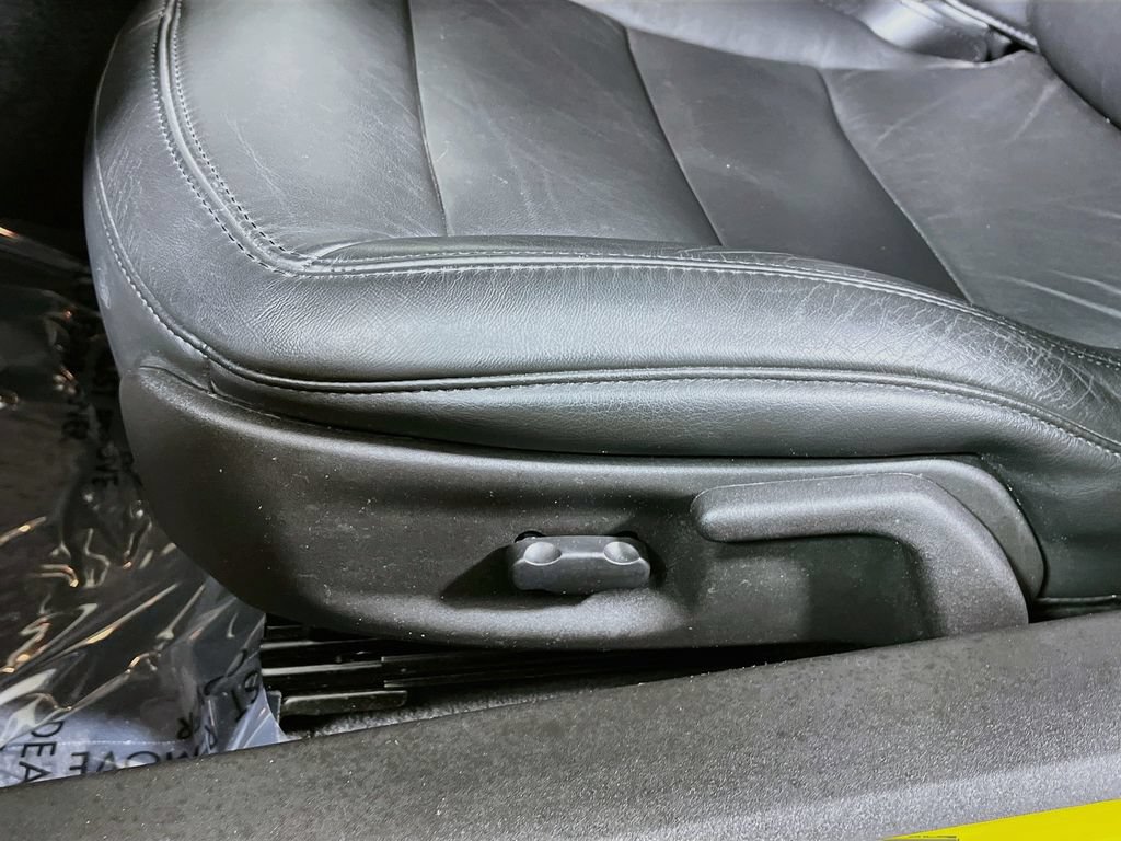 Used 2013 Chevrolet Corvette Coupe RWD image 16