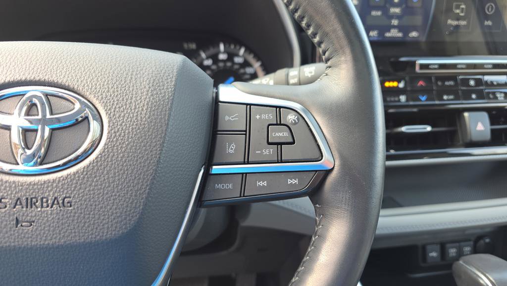 Used 2021 Toyota Highlander Platinum image 23