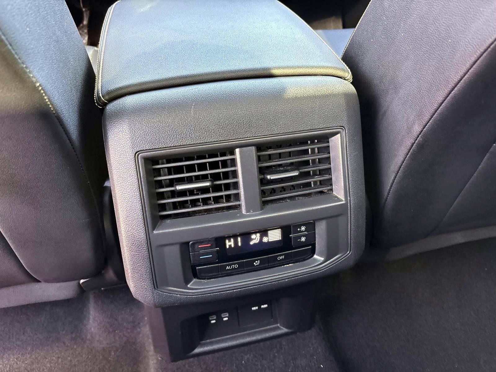 Used 2023 Volkswagen Atlas SE w/ Panoramic Sunroof Package image 32