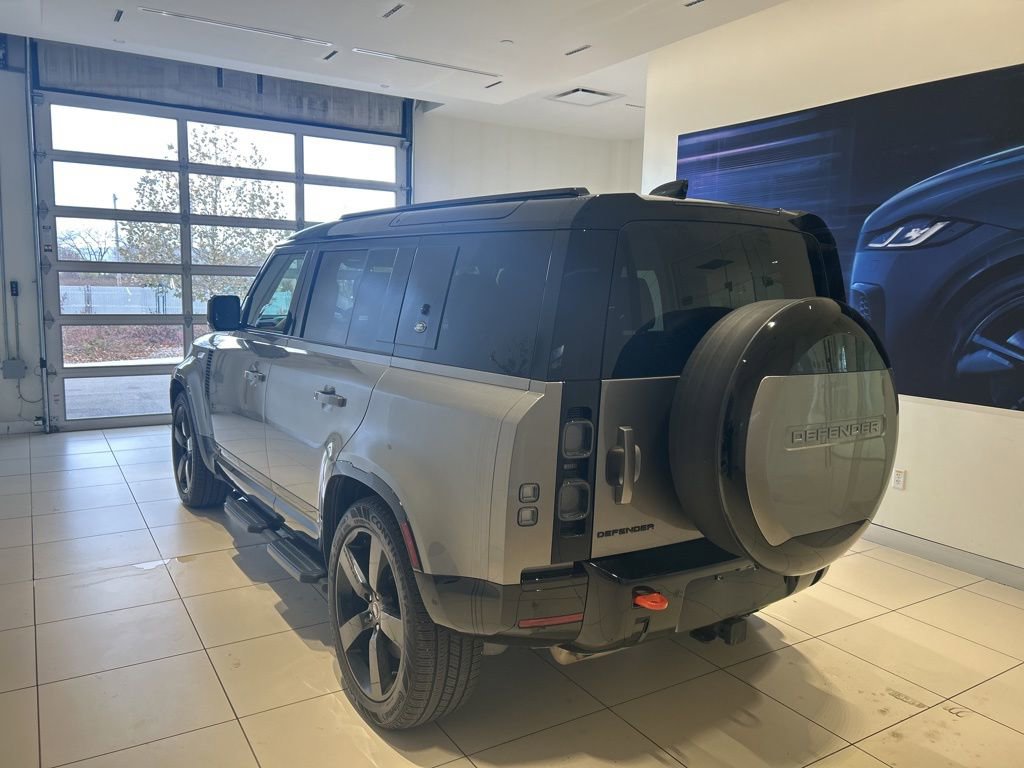 Used 2024 Land Rover Defender 110 X image 2
