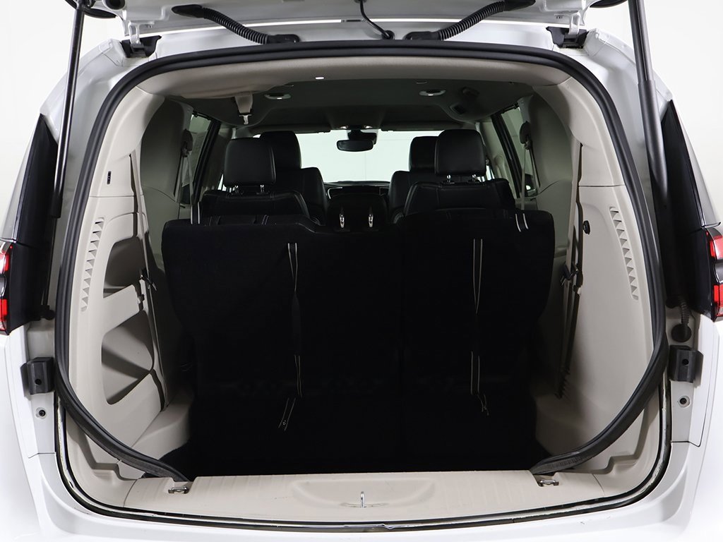 Used 2024 Chrysler Pacifica Touring-L image 20