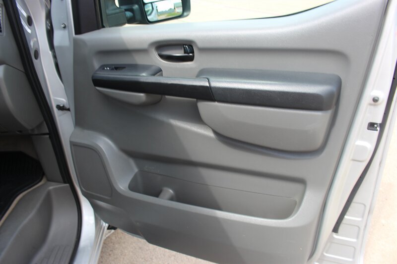 Used 2014 Nissan NV 3500 SL w/ Technology Package RWD image 29