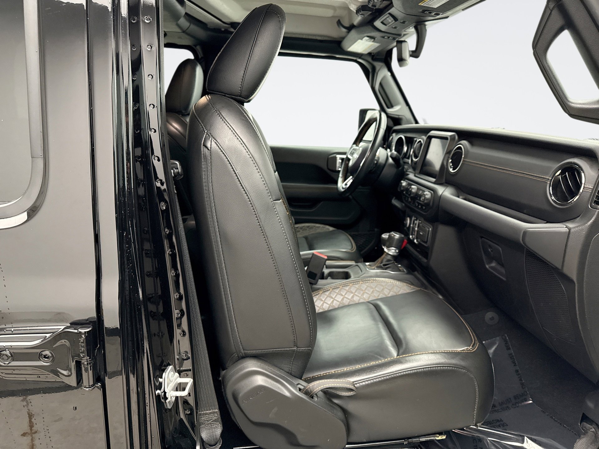 Used 2022 Jeep Gladiator Overland image 17