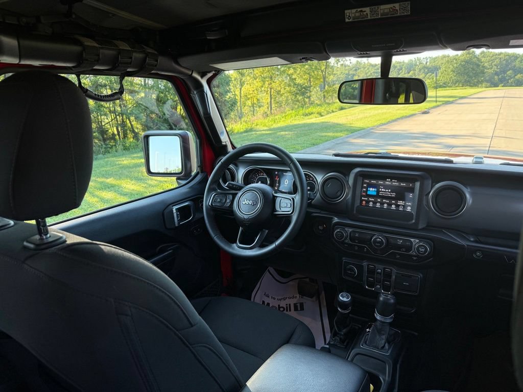 Used 2021 Jeep Wrangler Unlimited Sport AWD/4WD image 21