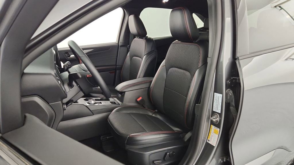 New 2024 Ford Escape ST-Line Select w/ Tech Pack #2 AWD/4WD image 12