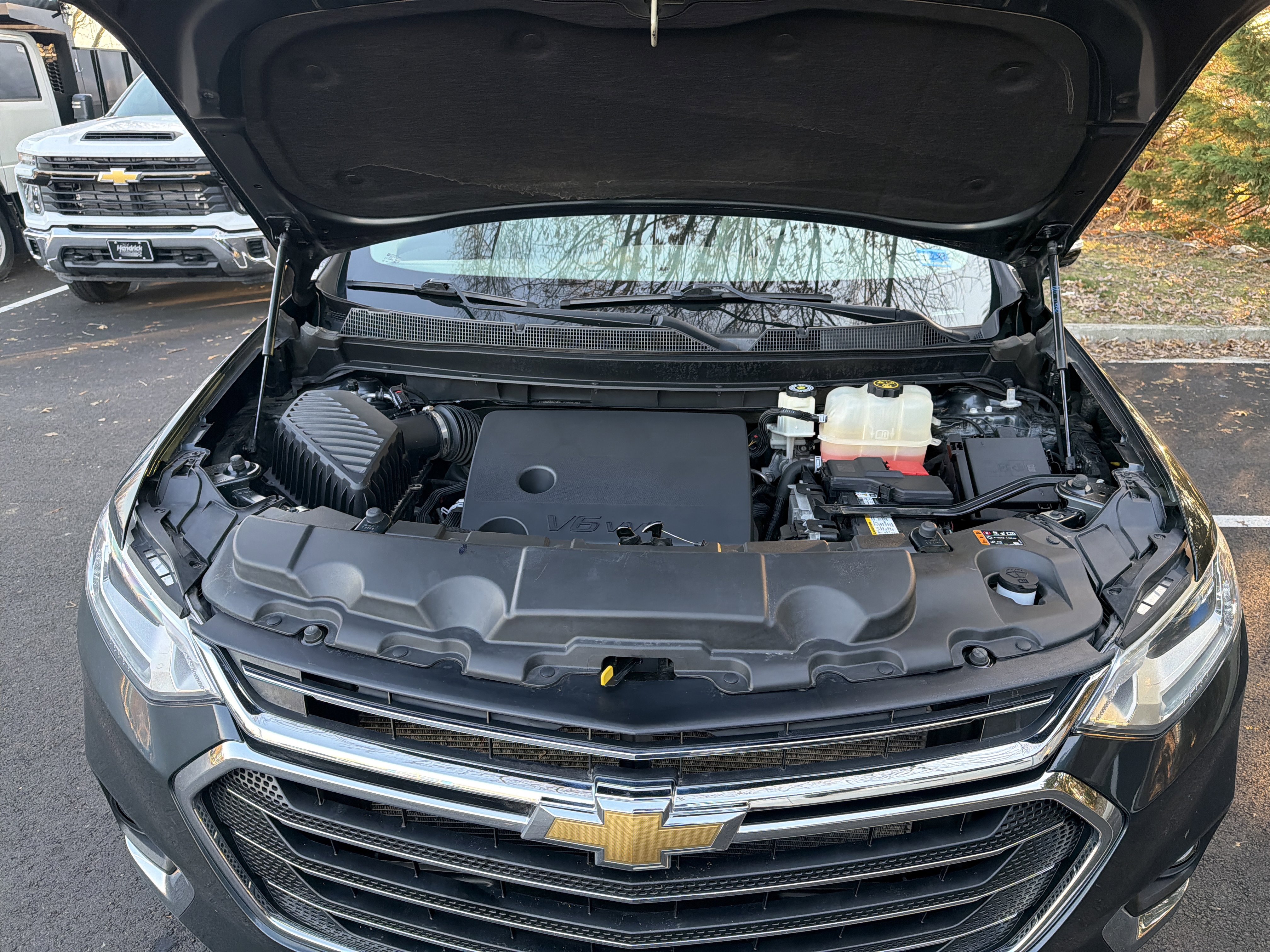 Used 2020 Chevrolet Traverse LT image 33