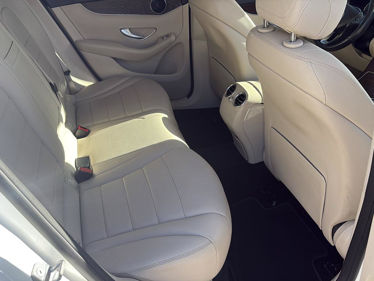 Used 2019 Mercedes-Benz GLC 300 image 18