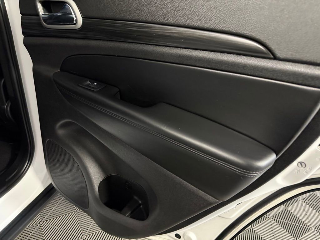 Used 2021 Jeep Grand Cherokee Laredo w/ Security & Convenience Group image 31