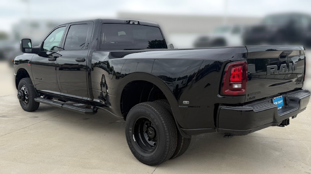 New 2026 RAM 3500 Big Horn AWD/4WD image 6