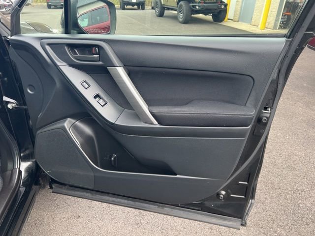 Used 2014 Subaru Forester 2.5i Premium w/ All-Weather Package image 28