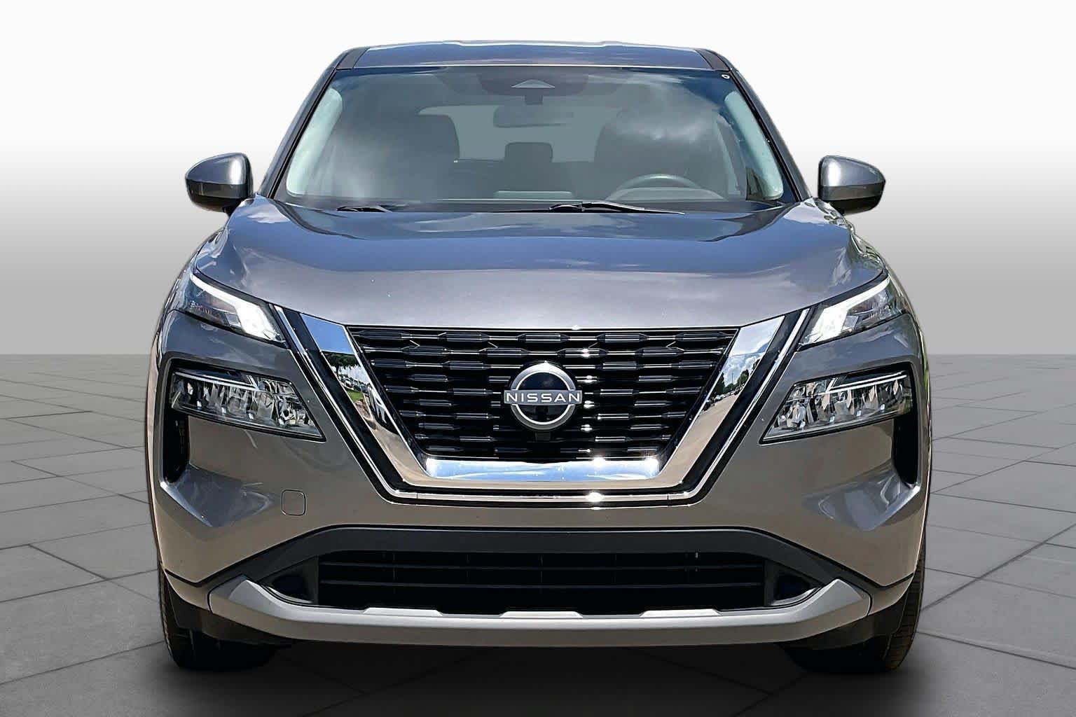 Used 2023 Nissan Rogue SV FWD image 4