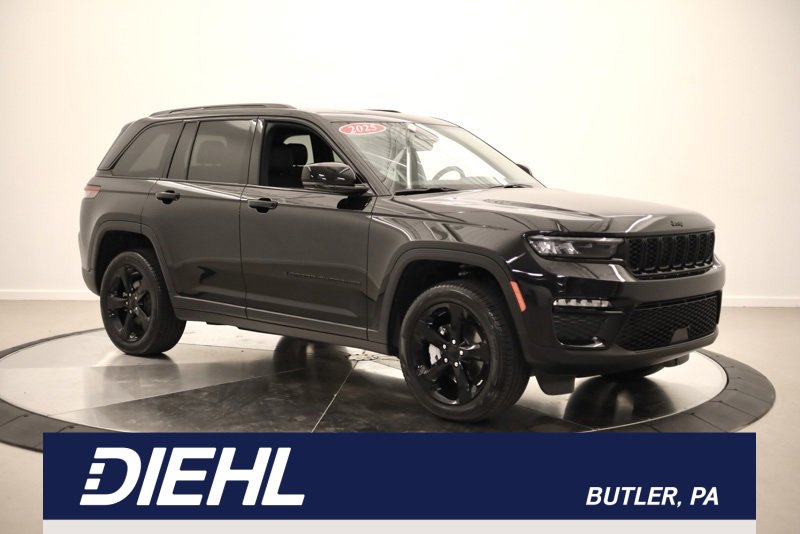 Used 2025 Jeep Grand Cherokee Limited w/ Black Appearance Package