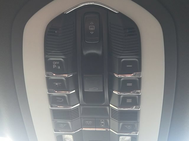 Used 2016 Porsche Macan S AWD/4WD image 26