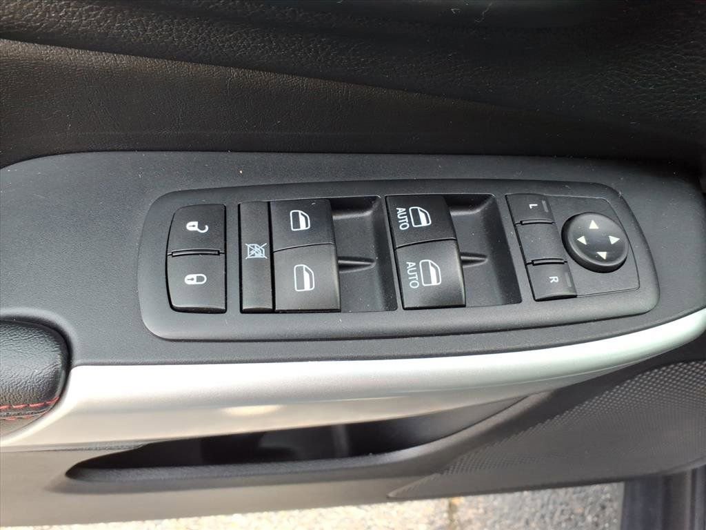 Used 2017 Jeep Cherokee Trailhawk w/ Cold Weather Group image 25