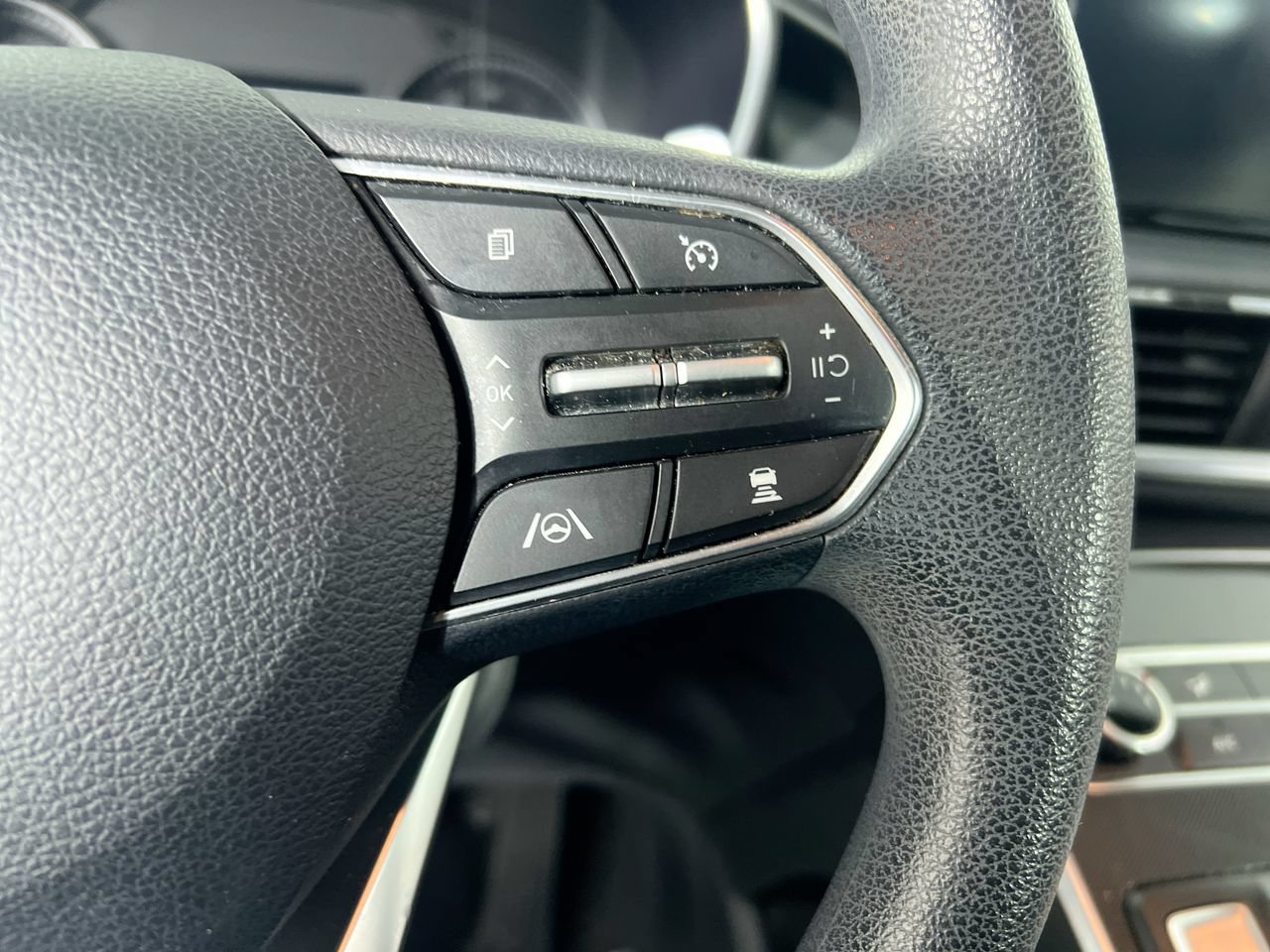 Used 2021 Hyundai Santa Fe SE w/ Cargo Package AWD/4WD image 17