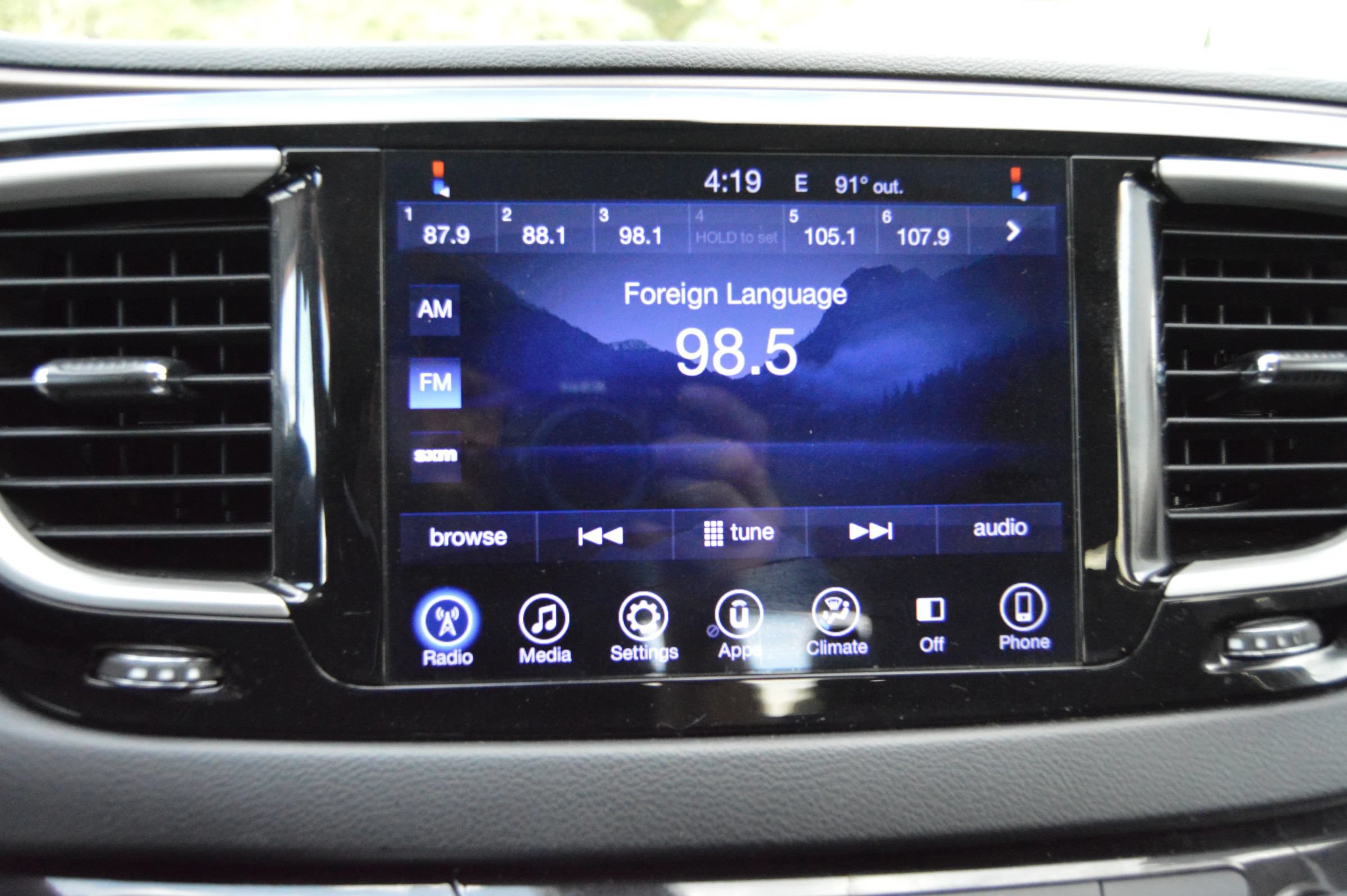 Used 2017 Chrysler Pacifica Touring FWD image 14
