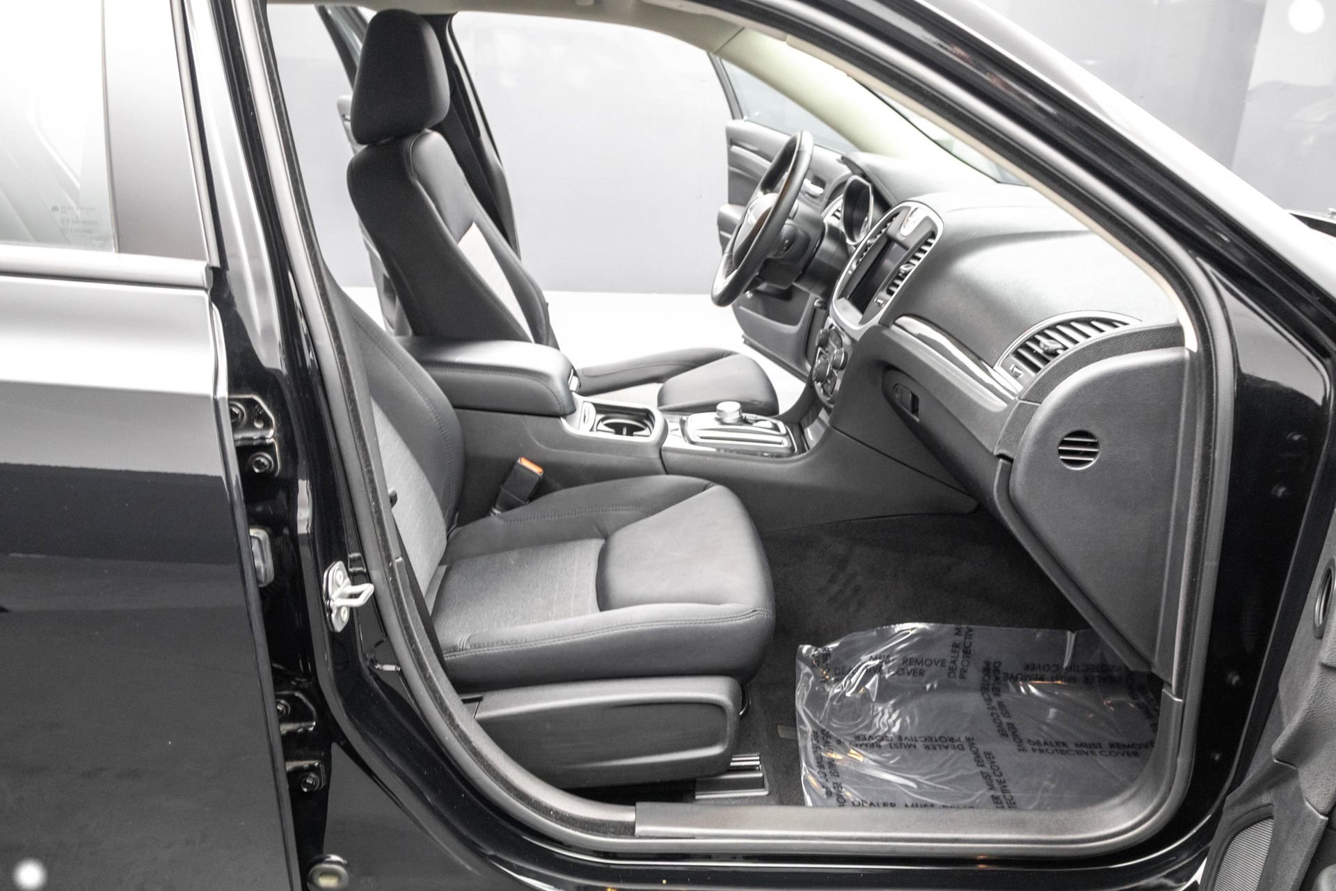 Used 2022 Chrysler 300 Touring w/ Sport Appearance Package image 37