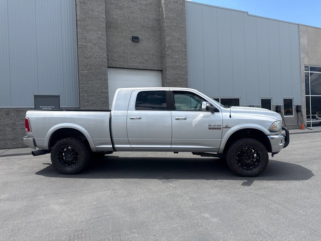 Used 2015 RAM 2500 Laramie w/ Convenience Group AWD/4WD image 2