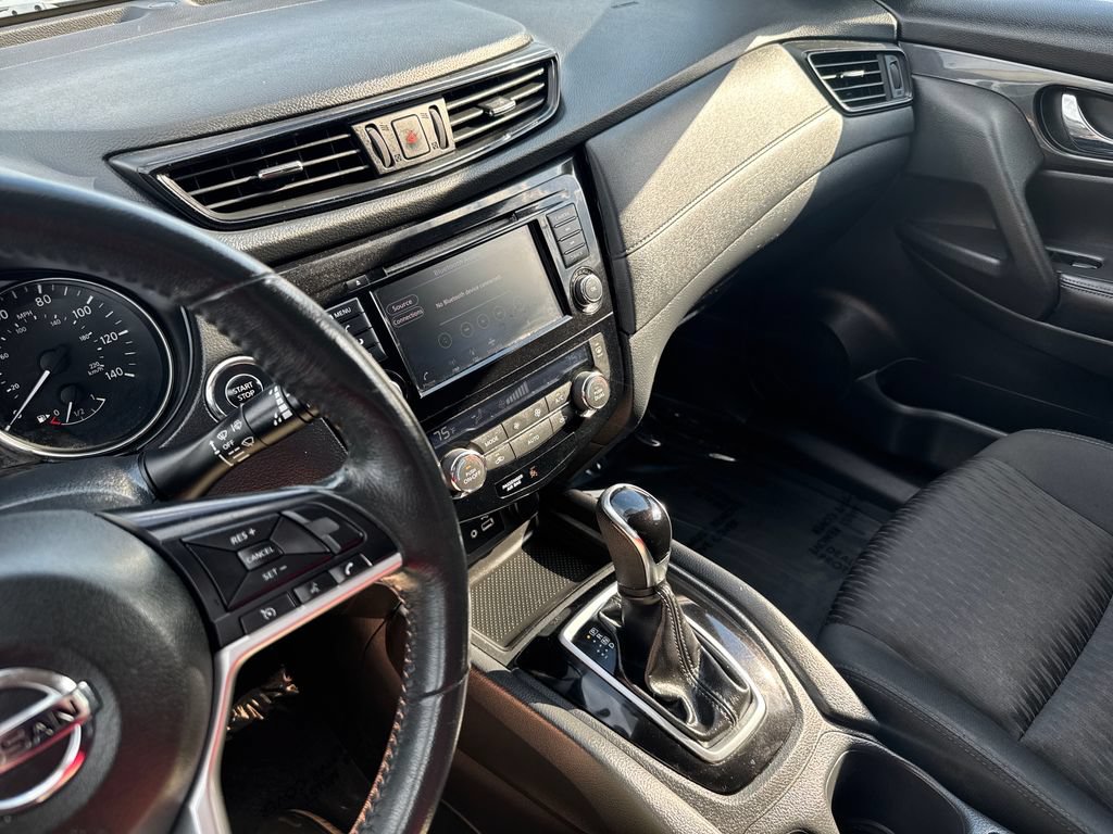 Used 2018 Nissan Rogue SV AWD/4WD image 22