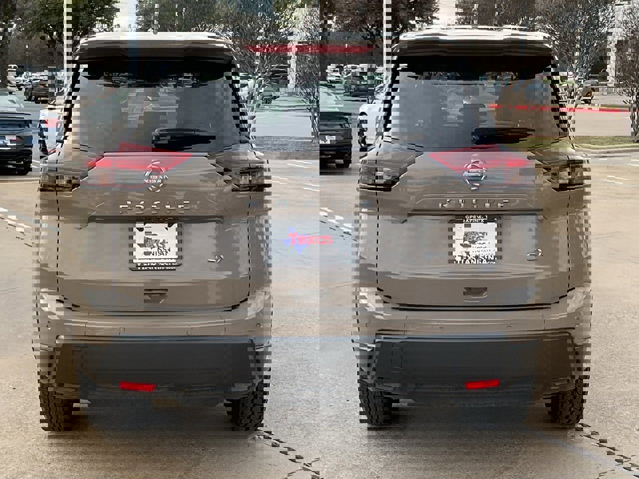 Used 2024 Nissan Rogue SV image 6