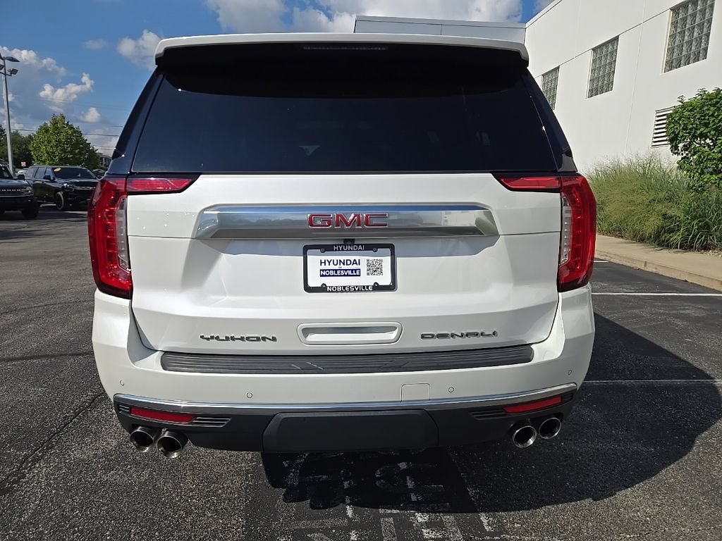 Used 2023 GMC Yukon XL Denali AWD/4WD image 7