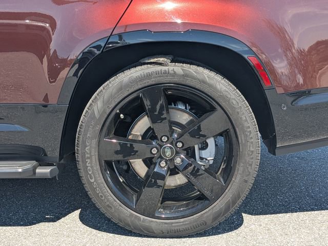 Used 2024 Land Rover Defender 130 X-Dynamic SE image 8