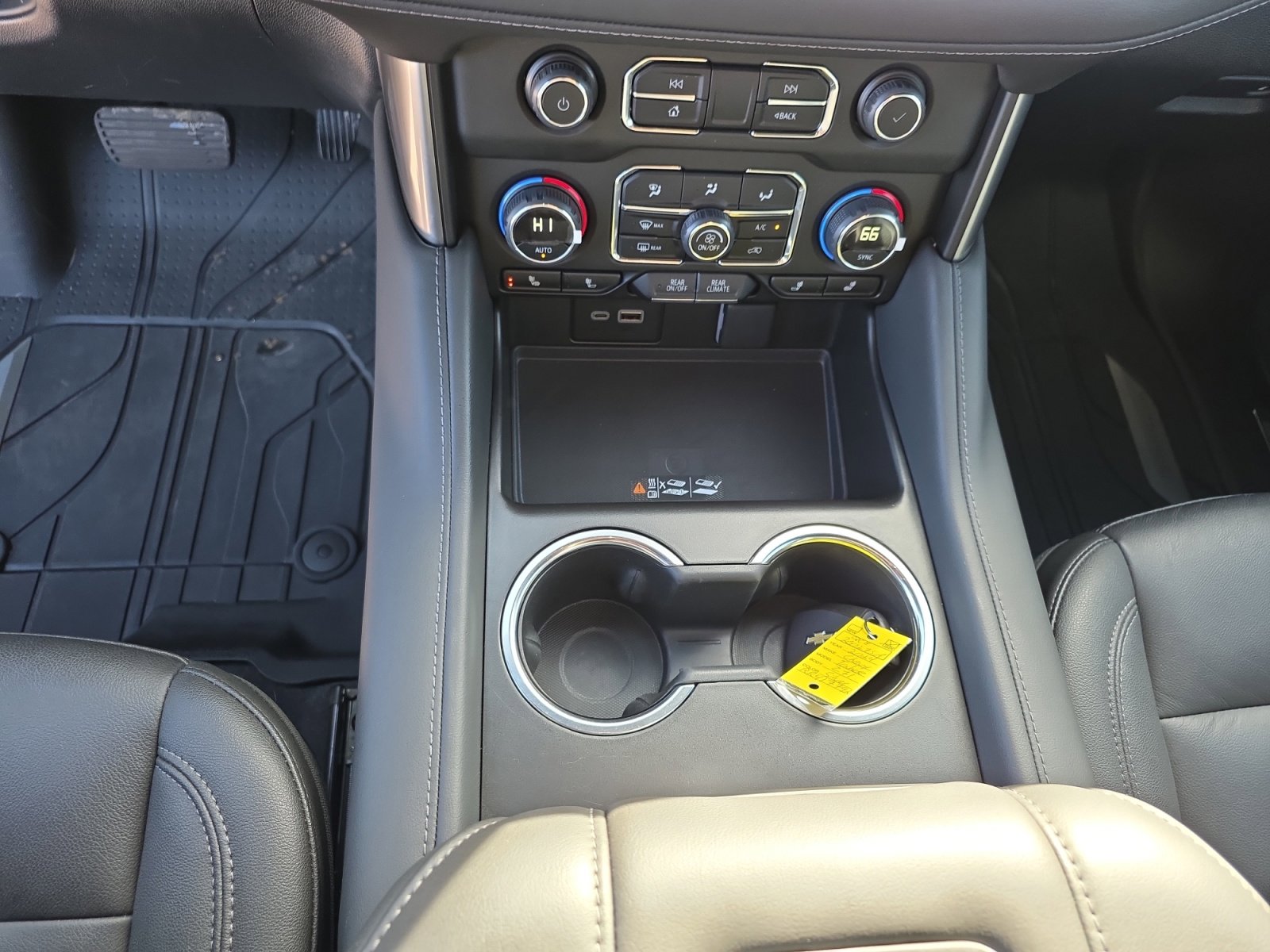 Used 2024 Chevrolet Tahoe Z71 w/ Luxury Package image 20