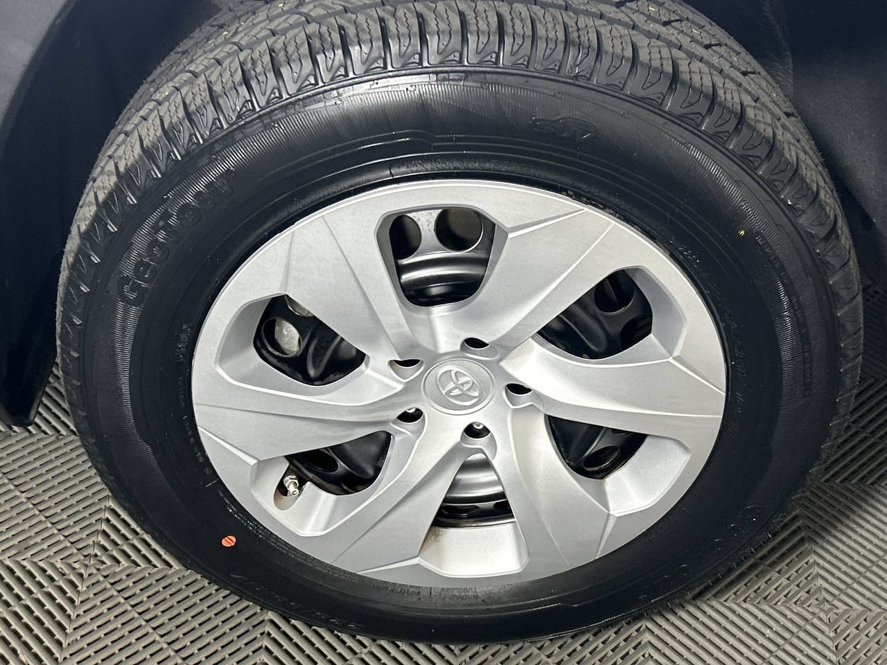 Used 2025 Toyota RAV4 LE FWD image 10