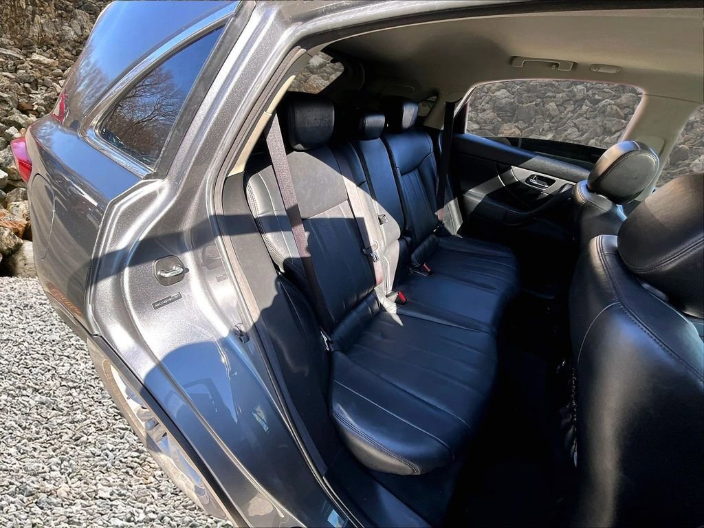 Used 2017 INFINITI QX70 AWD w/ Premium Package image 22