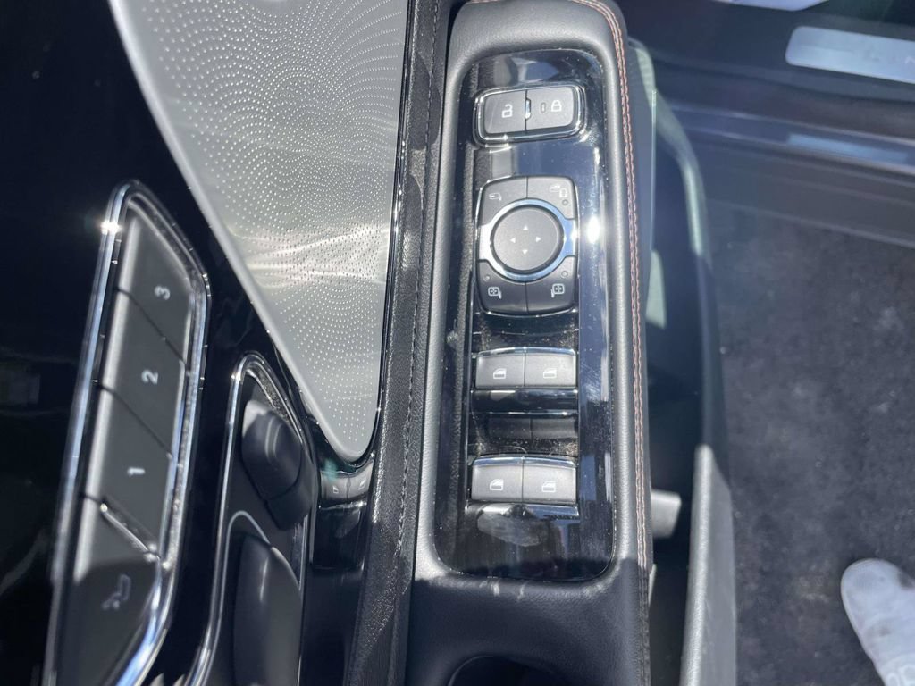 Used 2021 Lincoln Aviator Reserve w/ Equipment Group 201A RWD image 16