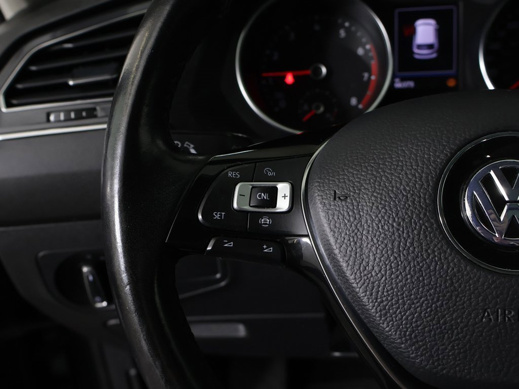 Used 2019 Volkswagen Tiguan SE w/ Panoramic Sunroof Package image 34