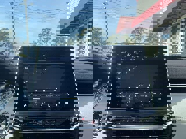 Used 2025 Jeep Compass Limited w/ Sun & Sound Group image 24