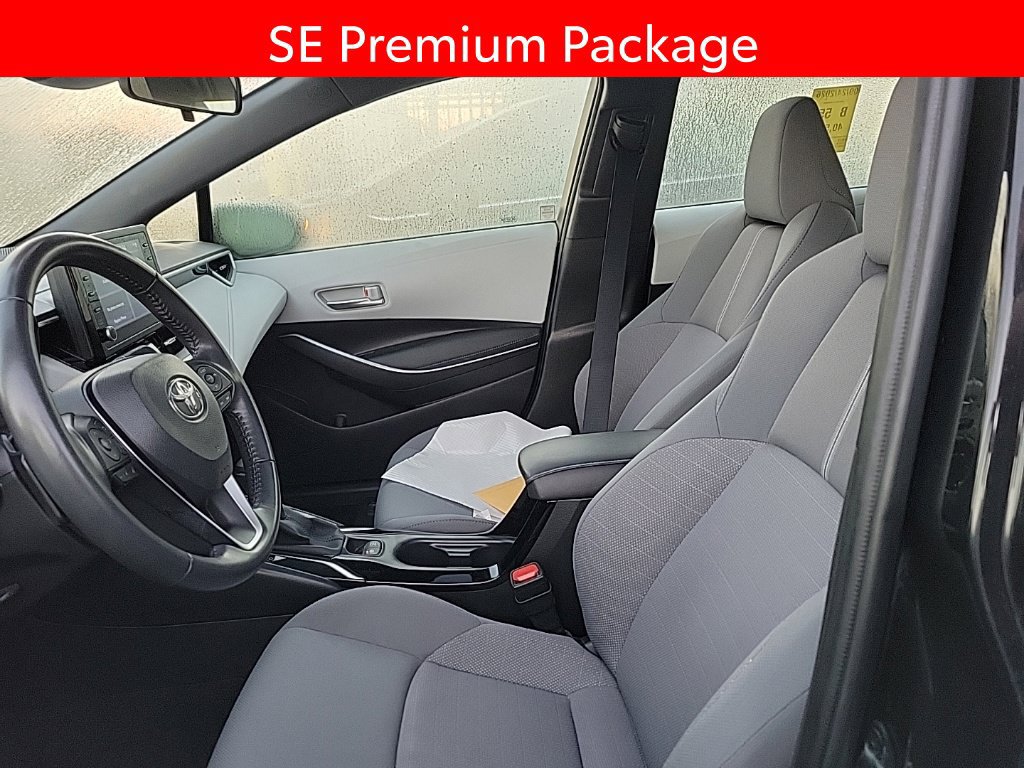 Used 2022 Toyota Corolla SE w/ SE Premium Package FWD image 6