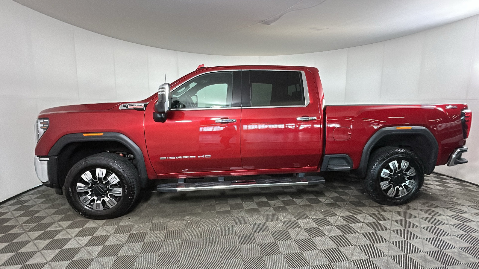 Used 2024 GMC Sierra 2500 SLT w/ SLT Premium Package AWD/4WD image 7