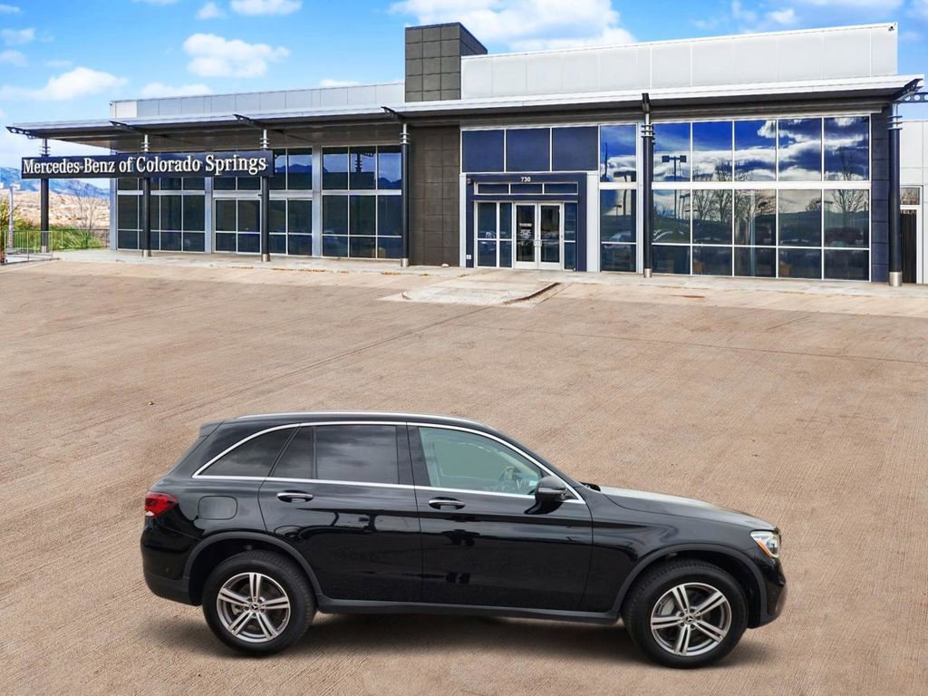 Used 2022 Mercedes-Benz GLC 300 4MATIC image 2
