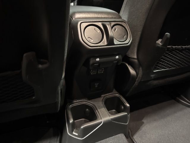 Used 2025 Jeep Wrangler Unlimited Rubicon AWD/4WD image 22