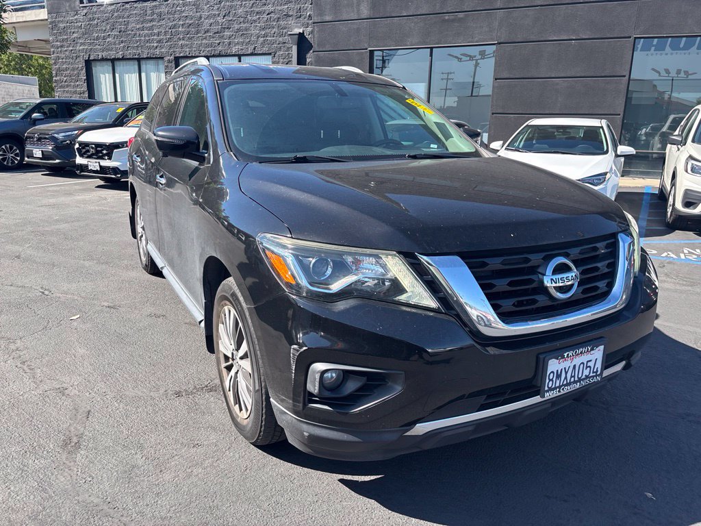 Used 2017 Nissan Pathfinder 4WD image 2