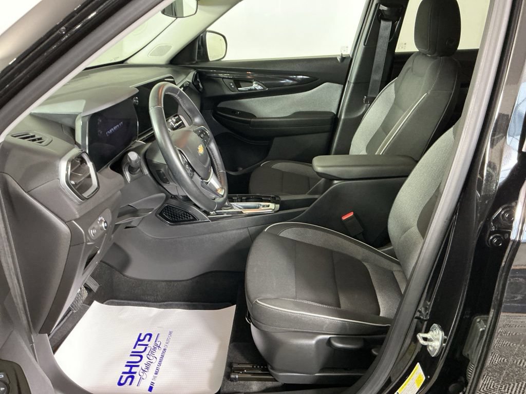 Used 2024 Chevrolet TrailBlazer LT w/ LT Cold Weather Package AWD/4WD image 9