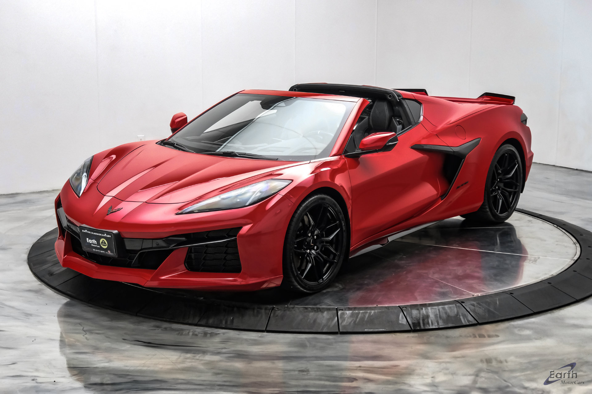 Used 2024 Chevrolet Corvette Z06 RWD image 8