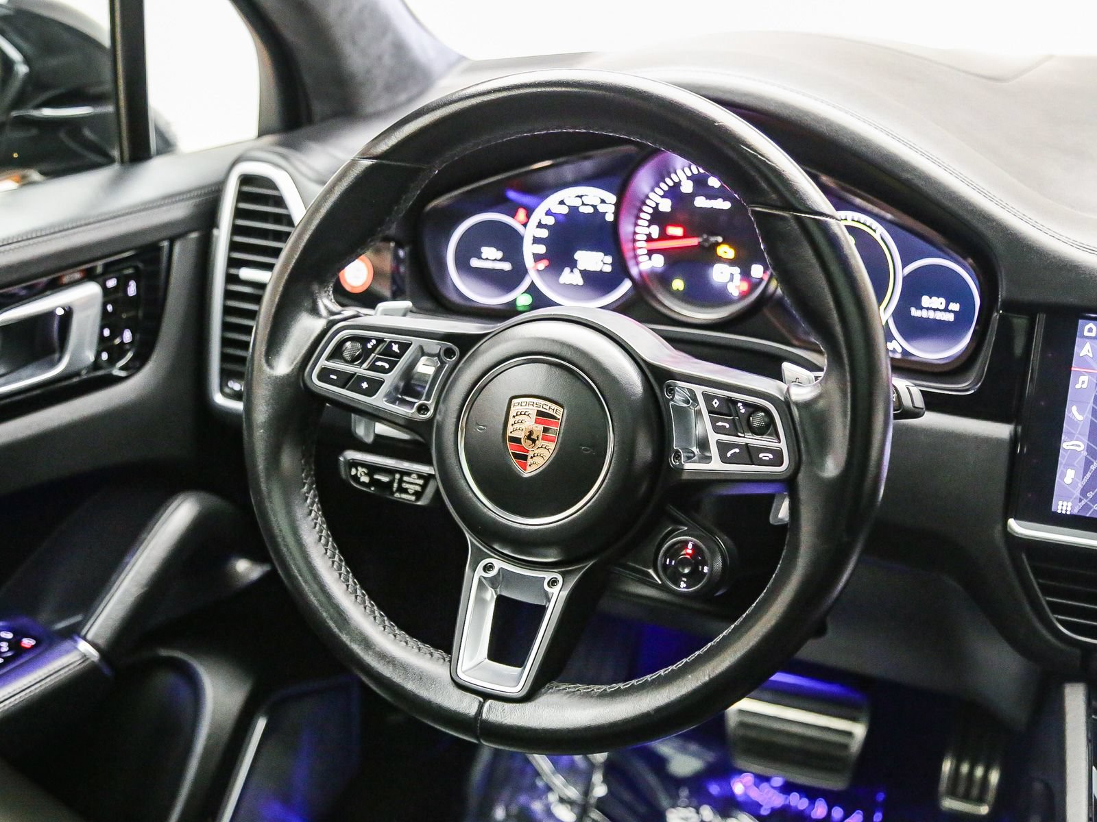 Certified 2020 Porsche Cayenne Turbo AWD/4WD image 18