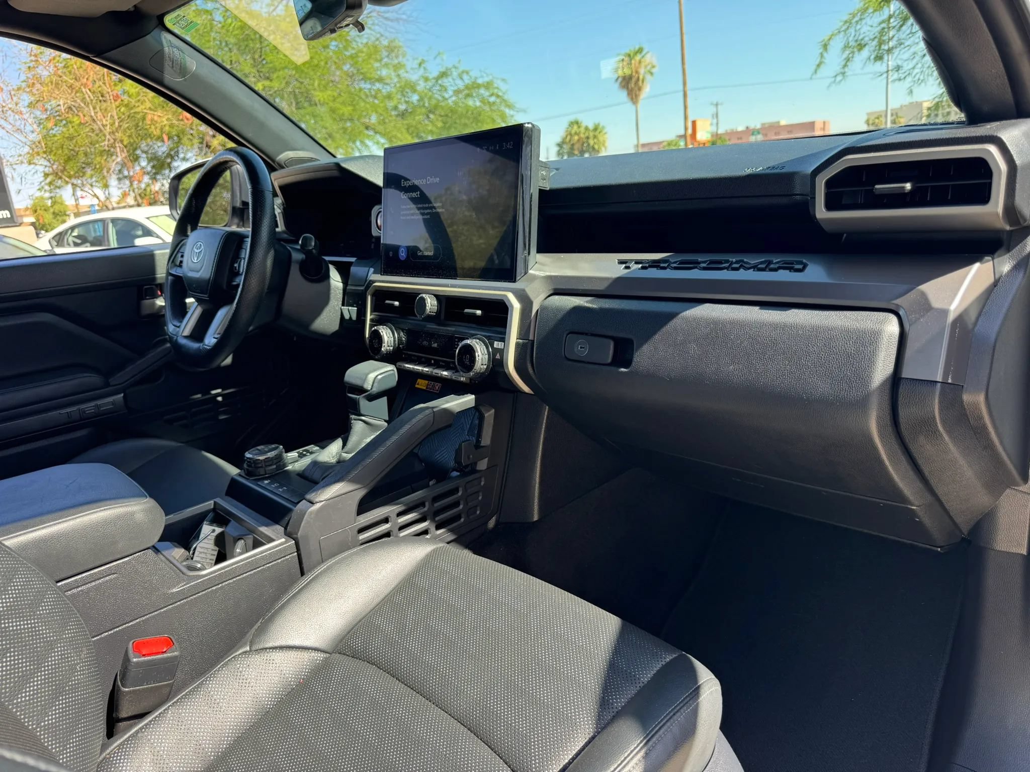 Used 2024 Toyota Tacoma TRD Off-Road w/ TRD Off Road Premium Package AWD/4WD image 38
