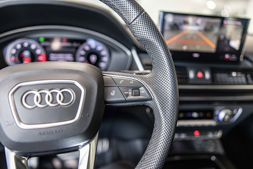 Used 2025 Audi SQ5 Premium Plus w/ Premium Plus Package image 27