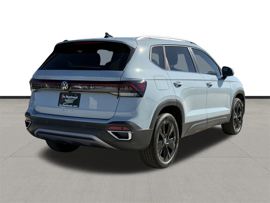 New 2026 Volkswagen Taos SE image 5