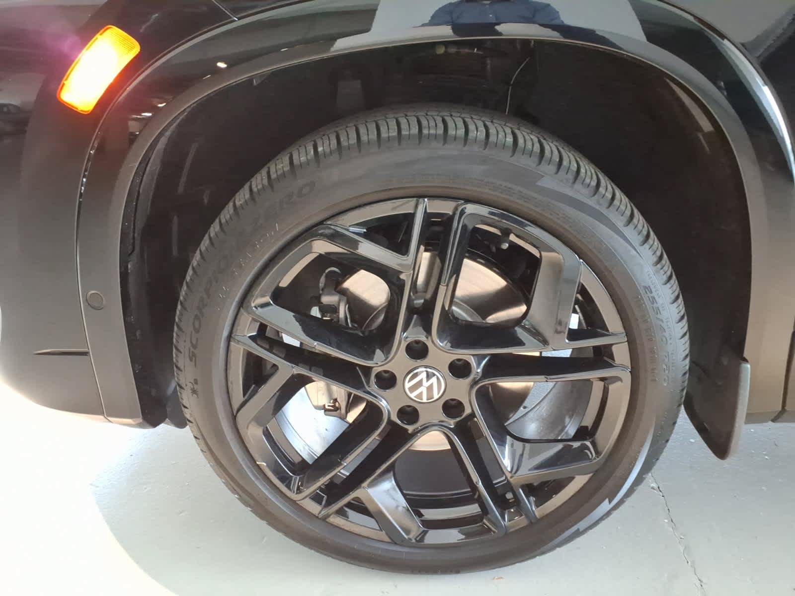 Used 2026 Volkswagen Tiguan SE R-Line AWD/4WD image 25