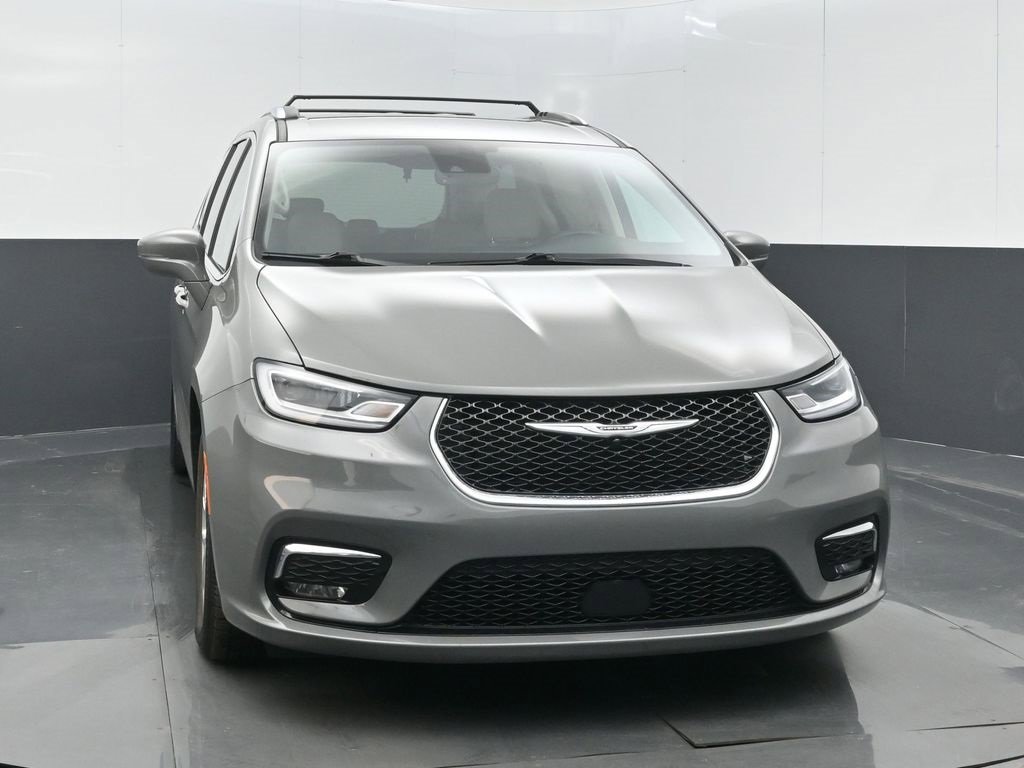 Used 2021 Chrysler Pacifica Touring-L image 4