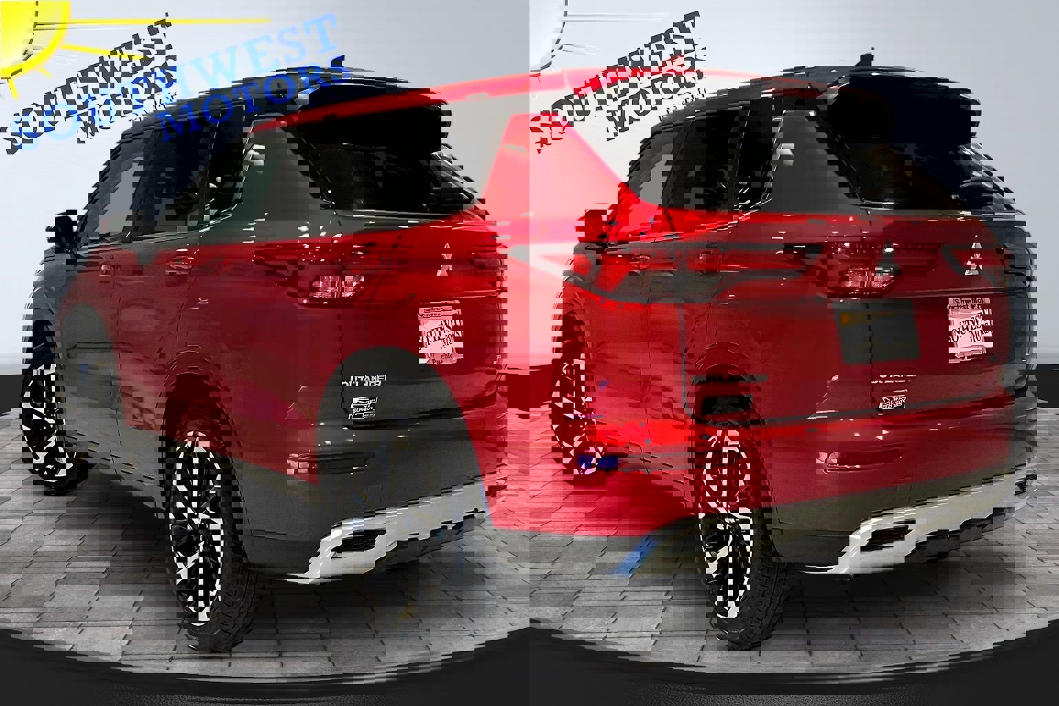 Used 2024 Mitsubishi Outlander SE image 4