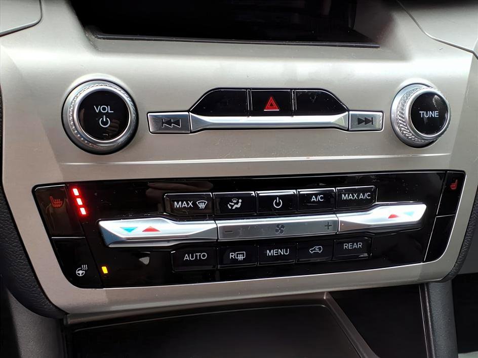 Used 2022 Ford Explorer XLT w/ Equipment Group 202A image 20